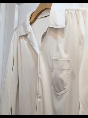 Vtg Cream Button-Up Fall Blouse